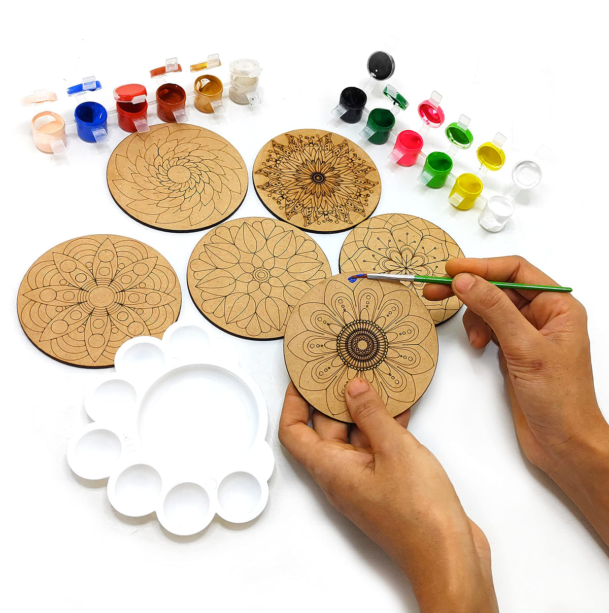 Mandala Coaster Painting Kit A – 6 × 4-Inch Bases, Case, Paints & Stand